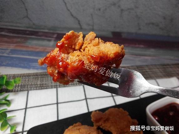 “火狐电竞”
脆皮炸鸡还是酱味炸鸡？小孩子才做选择 我两个都要！(图12)